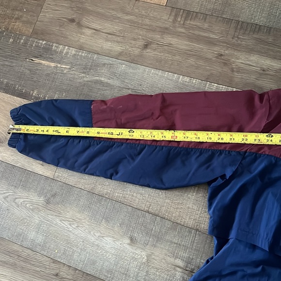 Vintage Windbreaker - Picture 9 of 9